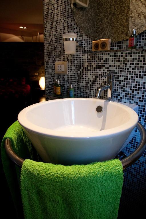 Face To Face House Bed & Breakfast Rome Bagian luar foto